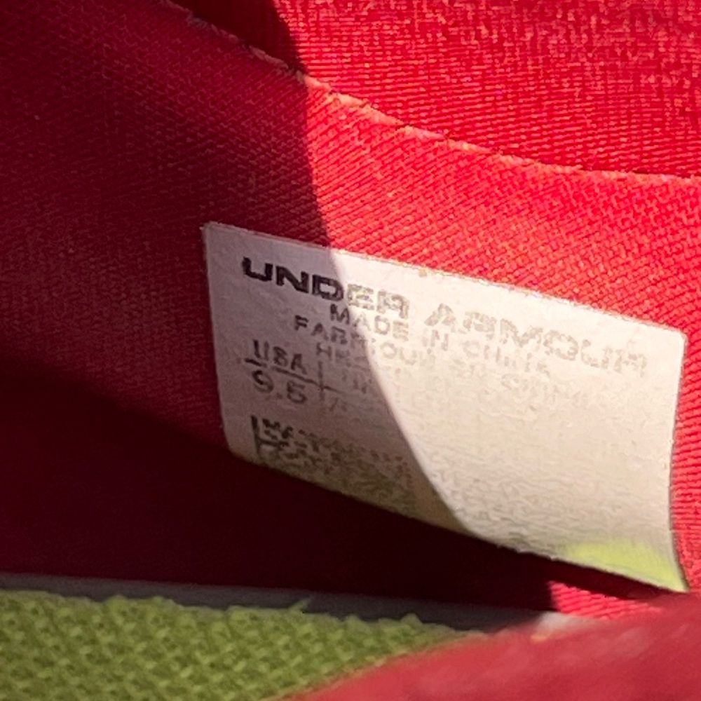 Under Armour Red and Black Baseball Cleats Size 9.5 - Picture 2 of 9